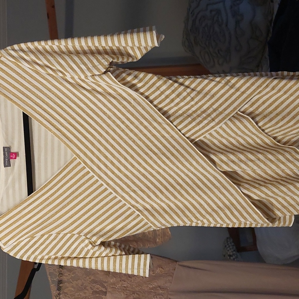 Vince Camuto gold and cream top, size small